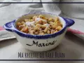 Un délicieux dessert rapide dernière minute, des morceaux dorés saupoudrés de sucre dans un bol personnalisé.